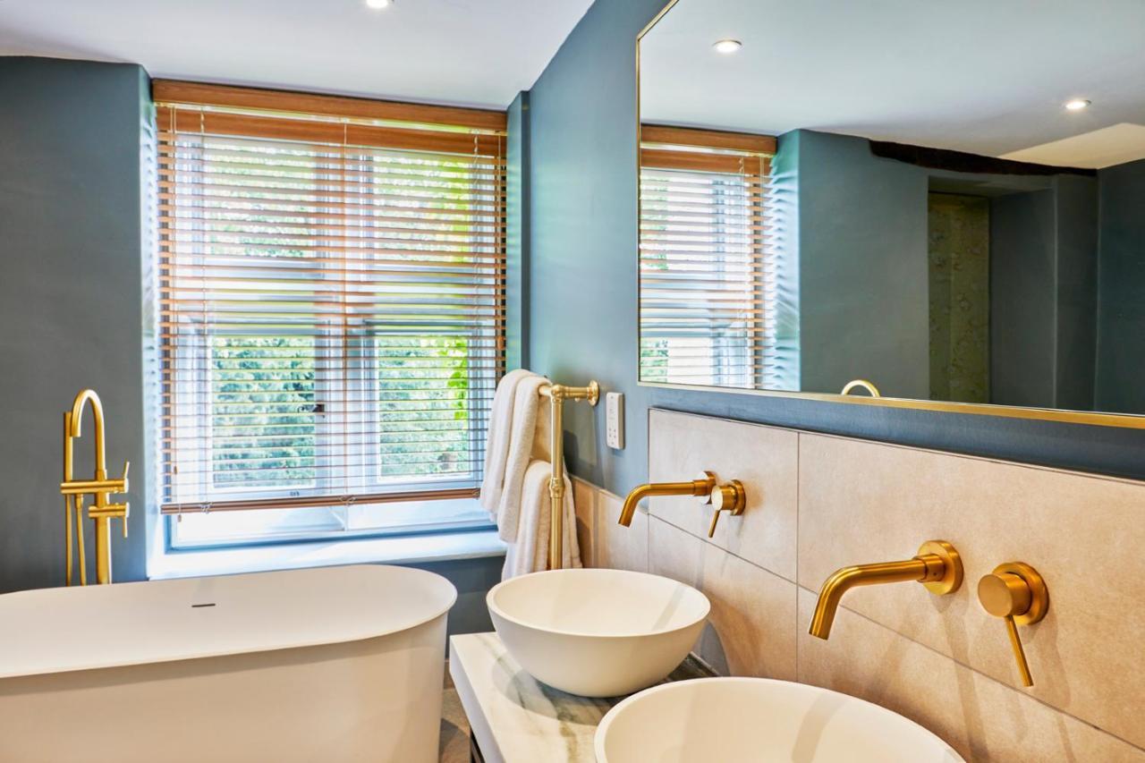 Ockenden Manor Hotel & Spa Cuckfield Esterno foto