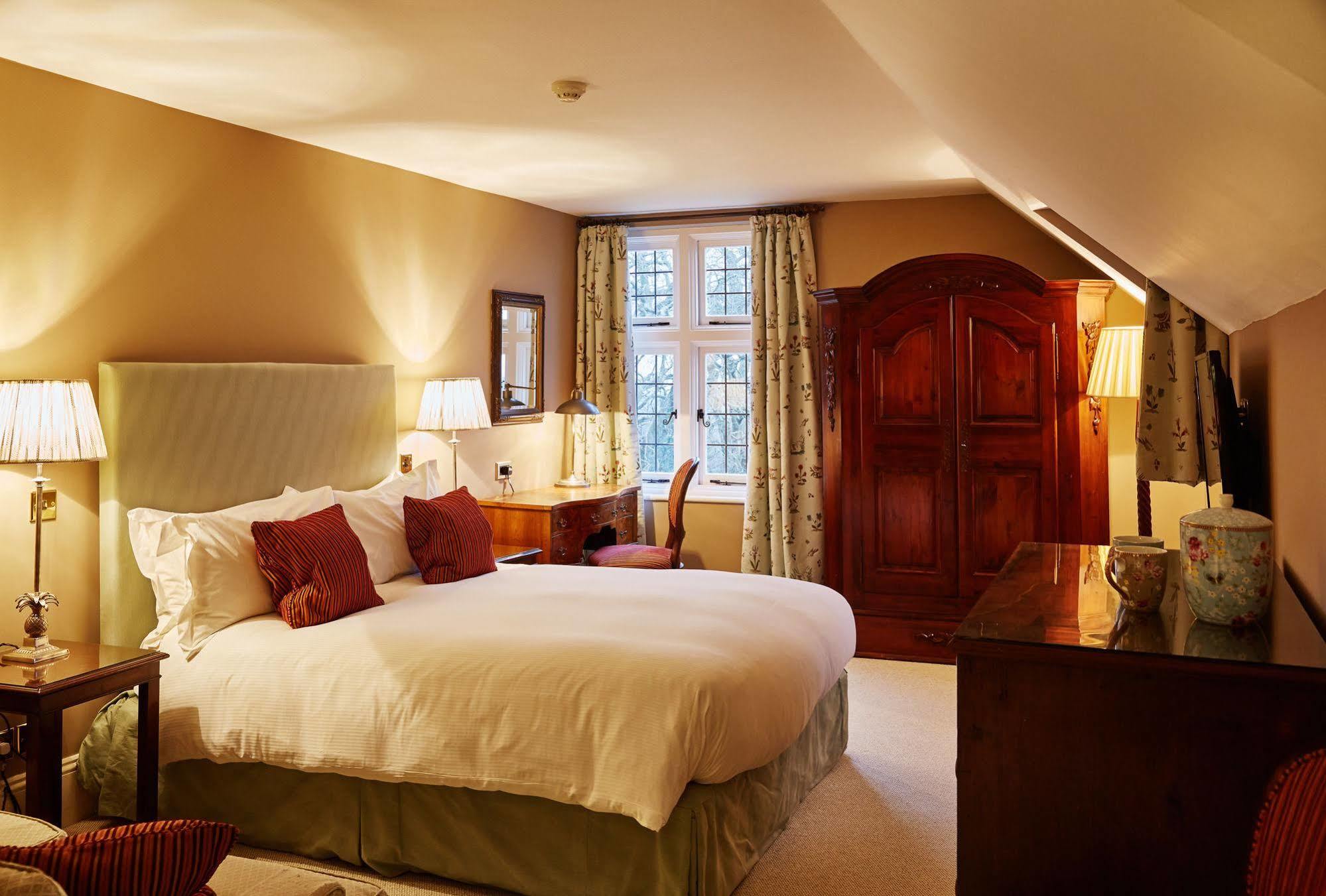 Ockenden Manor Hotel & Spa Cuckfield Esterno foto