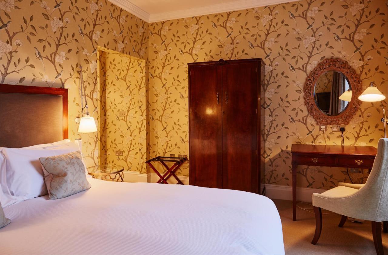 Ockenden Manor Hotel & Spa Cuckfield Esterno foto